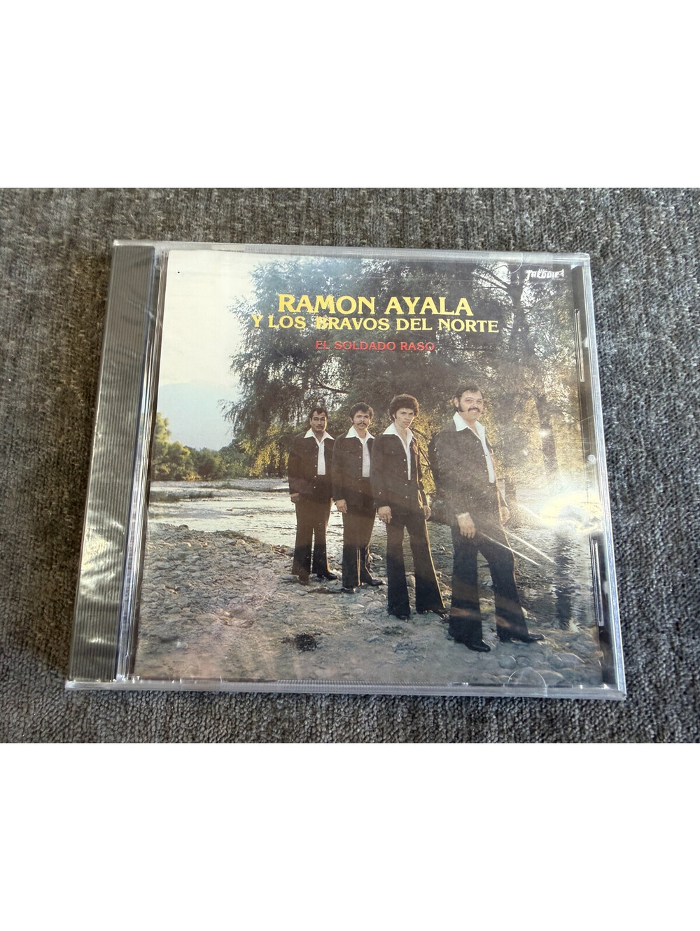 Ramon Ayala Y Los Bravos Del Norte - El Soldado Raso CD (2001 Freddie Records)
